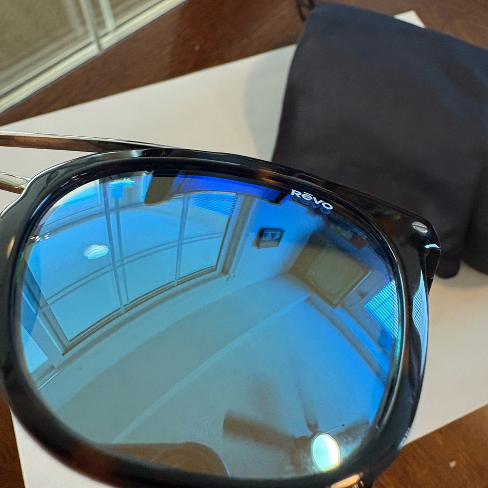 Revo Aviator Atlas Sunglasses - Picture 7 of 7